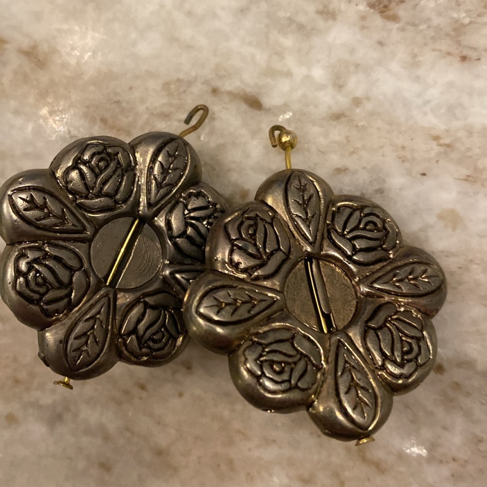 Earrings (missing hooks) - Picture 2 of 2